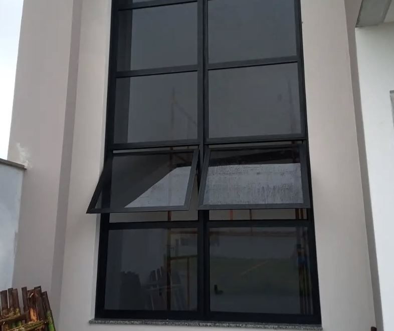 Fachada de vidro executada pela Oliveira Vidros em Gravataí/RS — projeto 3